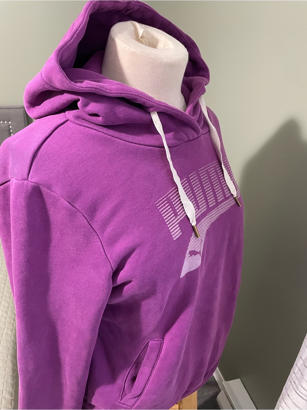 Puma Purple Graphic Logo Hoodie - White Drawstrings - Women's Medium - Picture 3 of 15